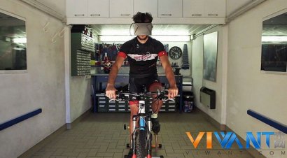 Widerun：VR 头盔在室内骑行看世间万象