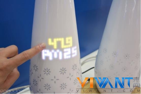 这些智能陶瓷水杯花瓶 内置Edison模块 