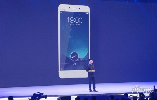 <b>vivo推双旗舰X6/X6 Plus 4GB内存成标配</b>