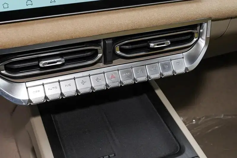 皮卡界六边形战士？Frontier Pro油电同价：越野带电比长城更能打 -1