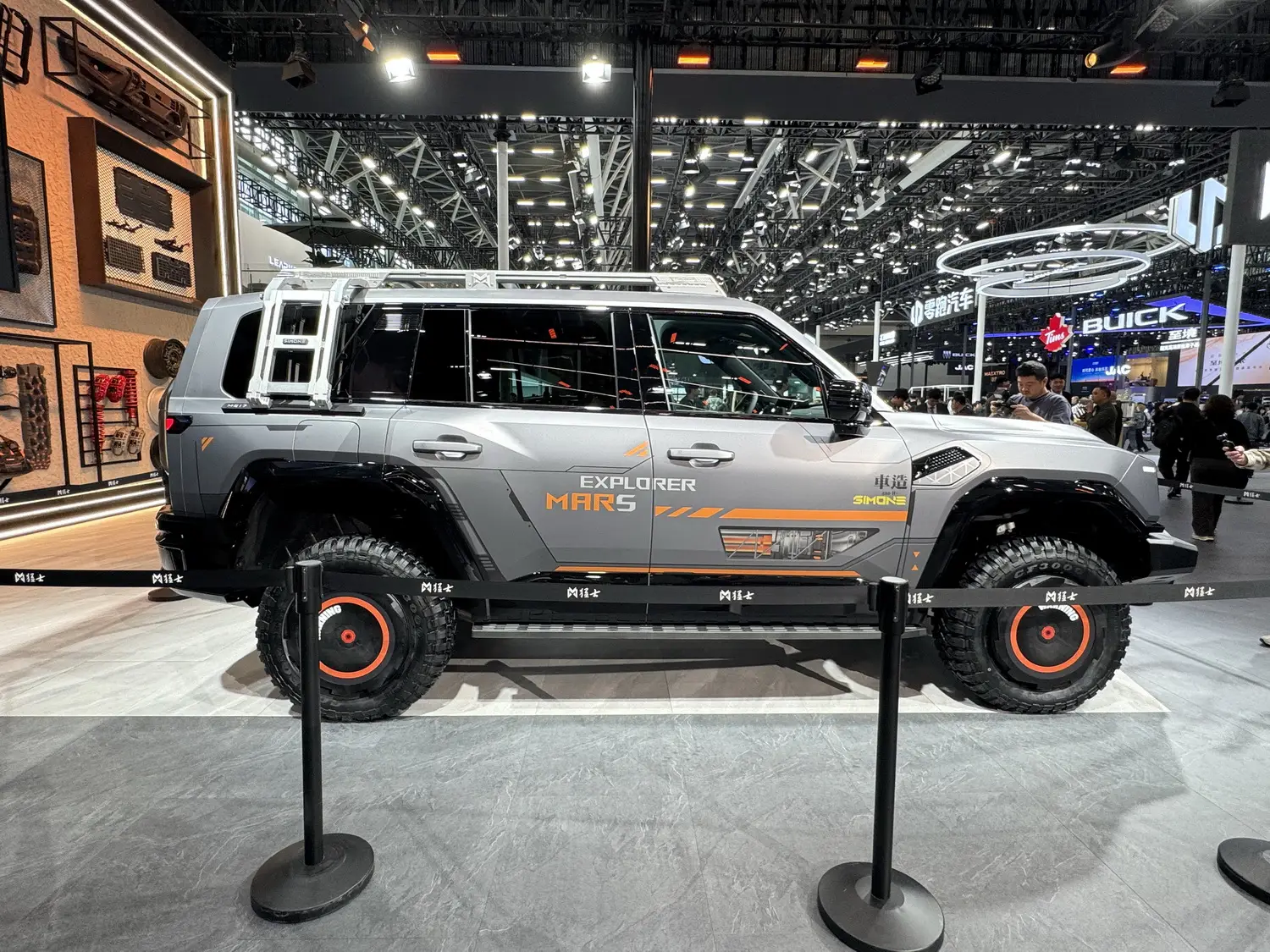 反向操作！30万的“裸感”猛士，才是越野老炮的终极快乐车？ -1