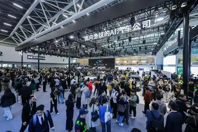 蔚小理零生死局：仅1家赚钱，李想认错，何小鹏李斌立军令状！ -1