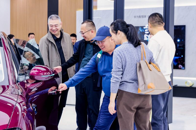 华为在电信科技大会上“秀肌肉”:468㎡展区装下了整个未来生活? -6 华为在电信科技大会上“秀肌肉”:468㎡展区装下了整个未来生活? -6