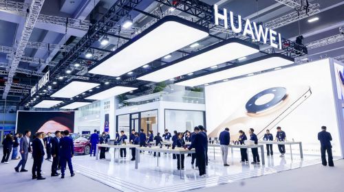 华为在电信科技大会上“秀肌肉”:468㎡展区装下了整个未来生活? -1 华为在电信科技大会上“秀肌肉”:468㎡展区装下了整个未来生活? -1