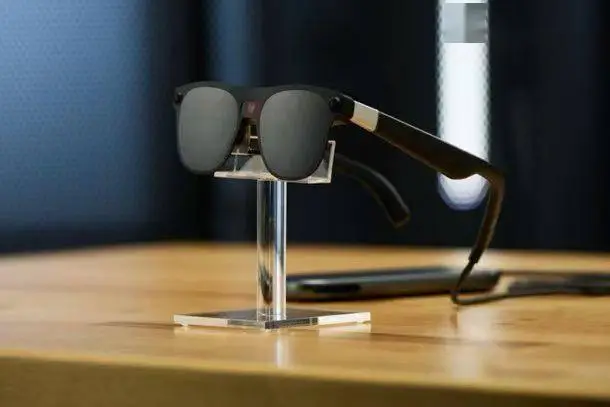 谷歌眼镜携AI重生,2026年推出双版本,XR生态重磅升级 -1 谷歌眼镜携AI重生,2026年推出双版本,XR生态重磅升级 -1