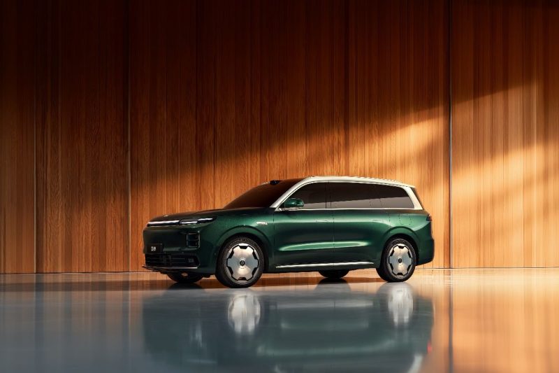 别卷价格了！零跑D19把百万级客厅开上路，30万级市场要变天？ -1