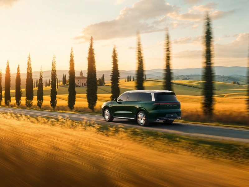 别卷价格了！零跑D19把百万级客厅开上路，30万级市场要变天？ -1