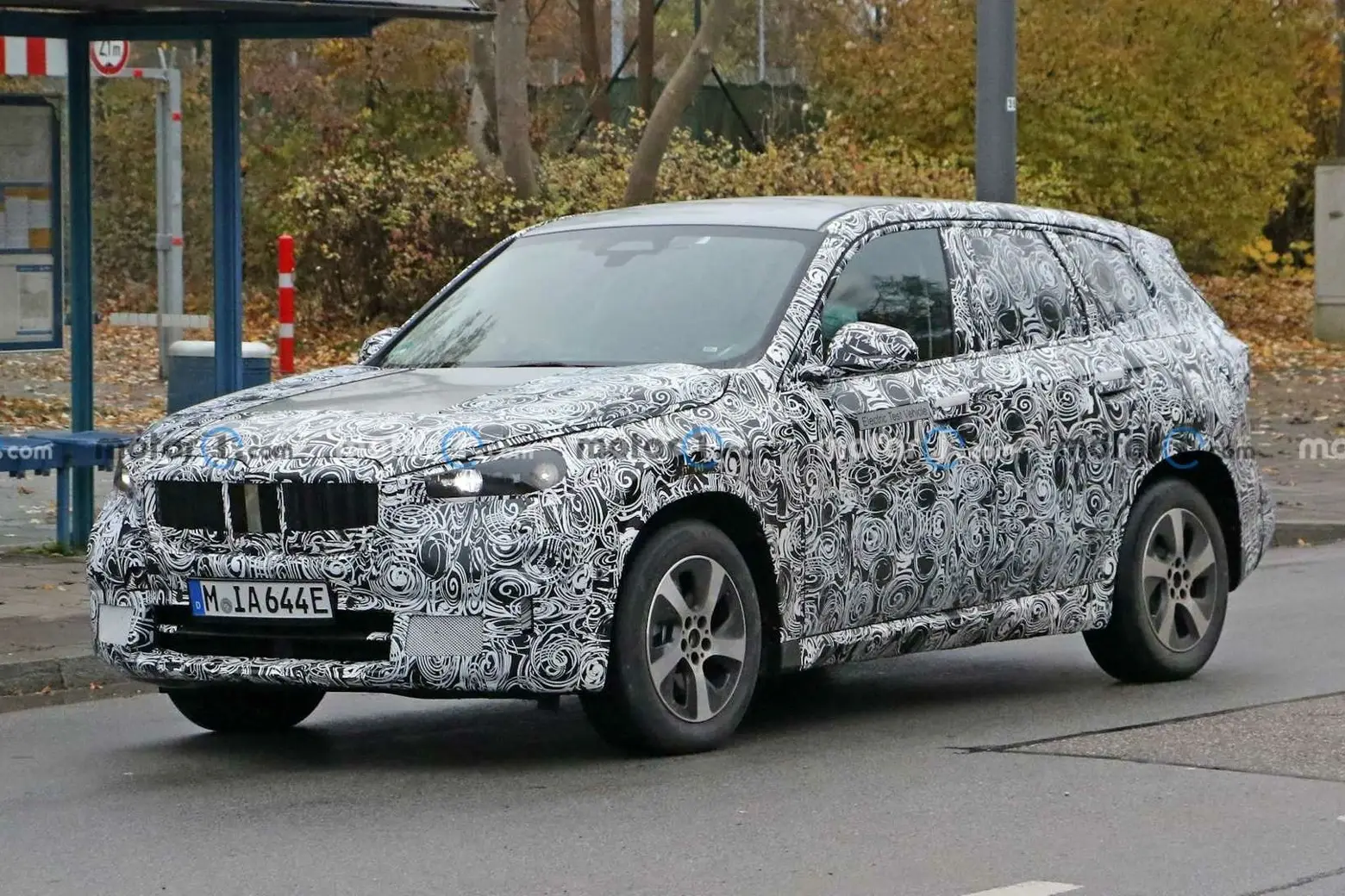 宝马iX1彻底换代!全景玻璃投影+圆柱电池,2028年续航冲刺600公里 -1 宝马iX1彻底换代!全景玻璃投影+圆柱电池,2028年续航冲刺600公里 -1