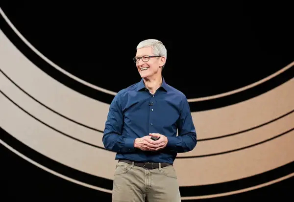 库克将“帅印”交给谁?苹果的65岁退休谜局,静待下个时代破局 -1 库克将“帅印”交给谁?苹果的65岁退休谜局,静待下个时代破局 -1