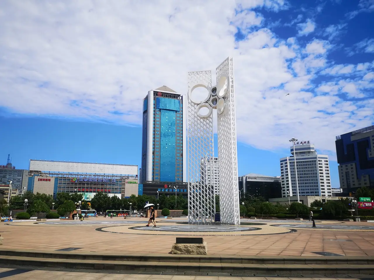 北方第一省,正在疯狂造“万亿城市” -1 北方第一省,正在疯狂造“万亿城市” -1