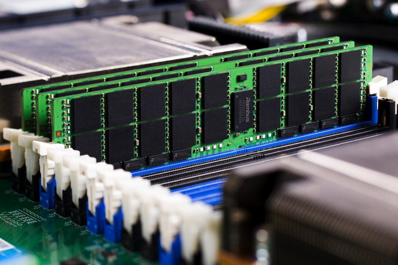 内存暴涨笔电成“理财产品”？厂商哭诉：明年新机直接涨20%起！ -1