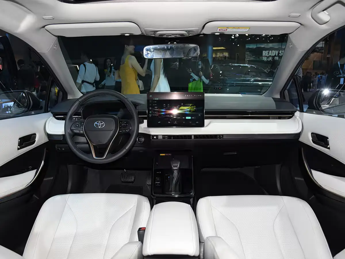 新卡罗拉即将上市,尺寸加大、内饰炫翻,还全系标配智驾! -1 新卡罗拉即将上市,尺寸加大、内饰炫翻,还全系标配智驾! -1