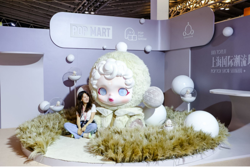 泡泡玛特“杀牛”,股价却先崩了?潮玩神话进入“冷静期” -1 泡泡玛特“杀牛”,股价却先崩了?潮玩神话进入“冷静期” -1