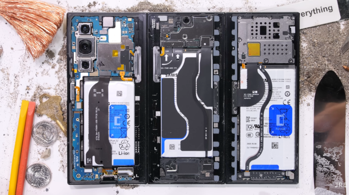 部门内斗、零件飞涨 三星三折叠竟是“赔本赚吆喝”！ -1