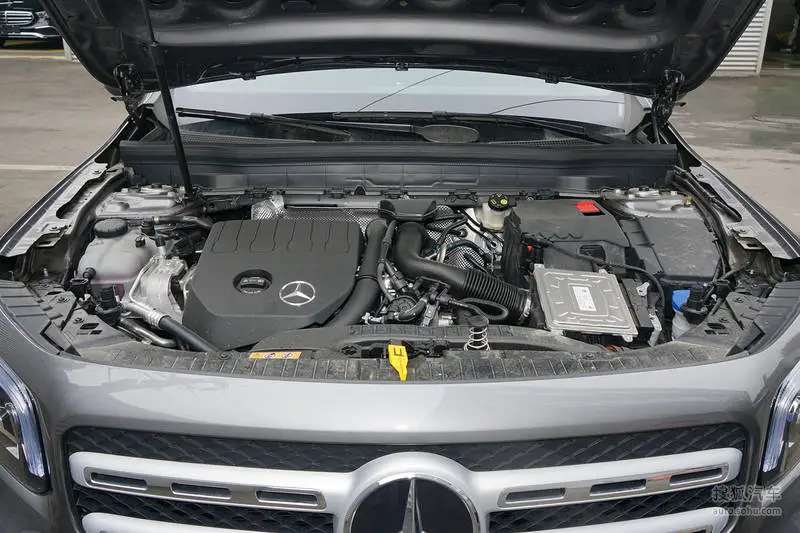 奔驰GLB新车型上市！取消四驱/配置升级，31.19万起 -1