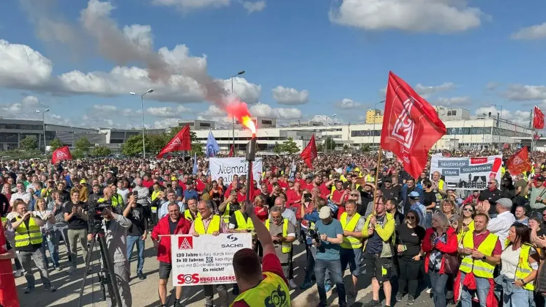 欧盟禁燃令上演“极限反转”?德法意带头发难,欧洲车企的电动豪赌要凉? -1 欧盟禁燃令上演“极限反转”?德法意带头发难,欧洲车企的电动豪赌要凉? -1