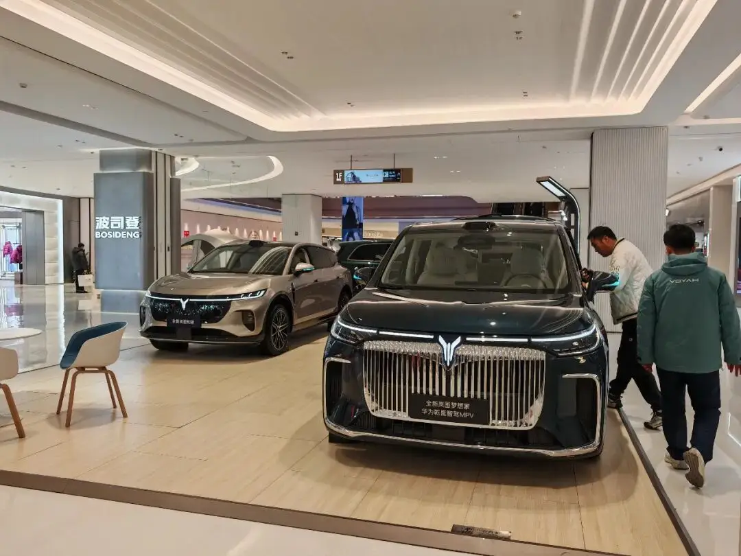 奥迪直降12万，燃油车年末“自杀式”清仓！新能源已备好镰刀 -1