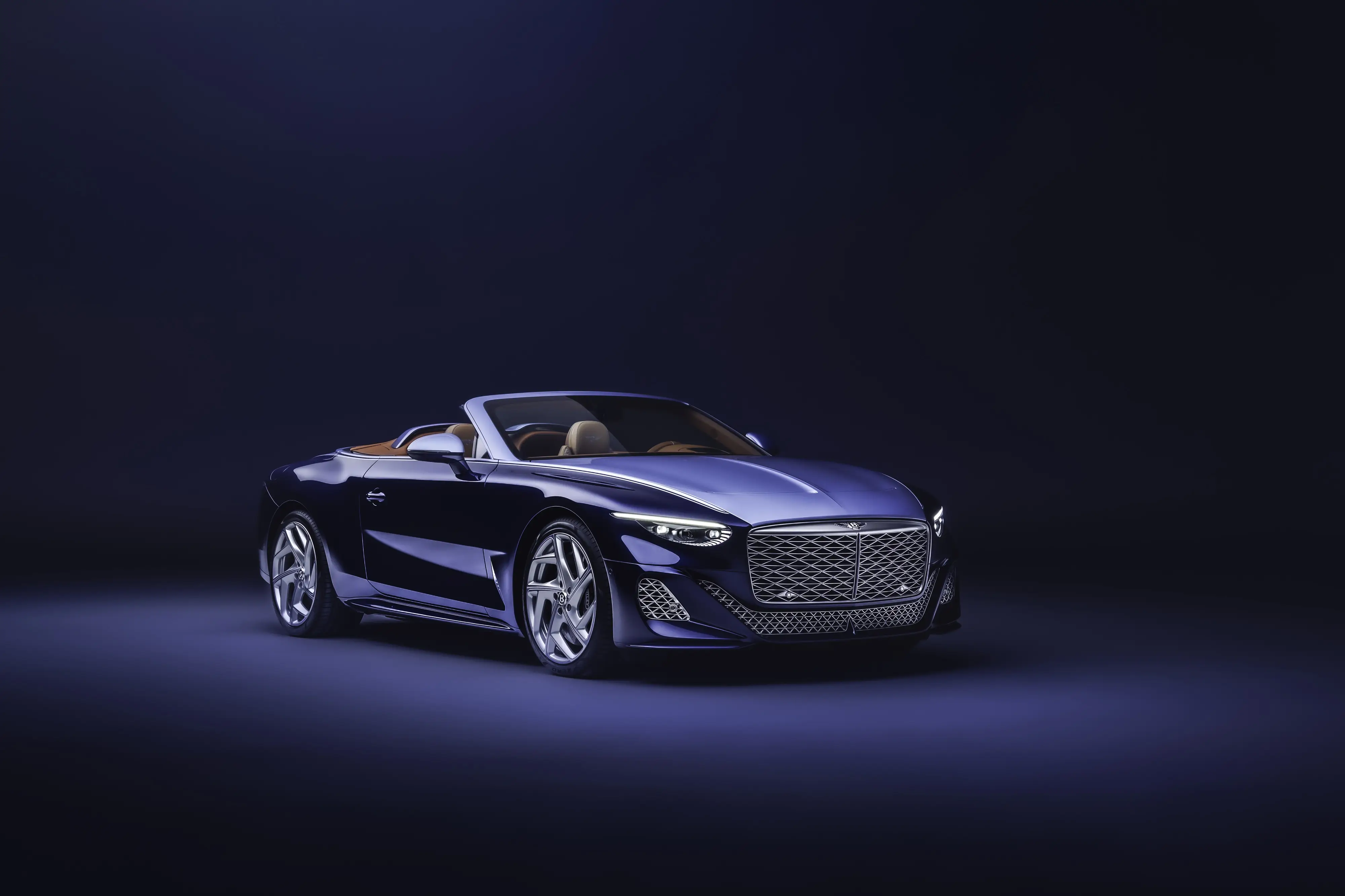 宾利玩家终极炫技！第四台Batur敞篷版交付，居然还有“签名灯”？ -1