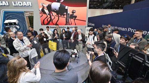 CES 2026 爆火出圈,Vbot超能机器狗开启全球消费级具身智能时代 -1 CES 2026 爆火出圈,Vbot超能机器狗开启全球消费级具身智能时代 -1