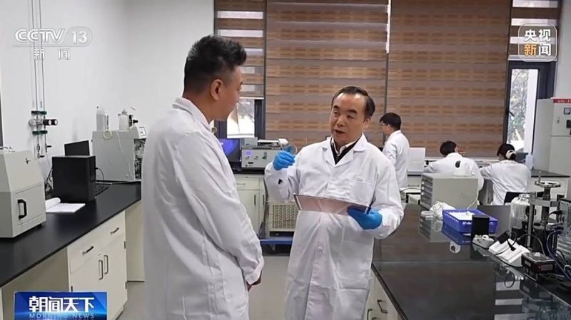 中国突破光伏“黑科技”！太空供电不再愁，柔性电池登上《自然》 -1