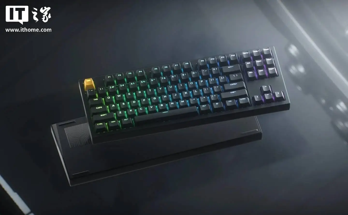 铝坨坨+快拆，这把磁轴键盘直接拿捏电竞玩家？ -1