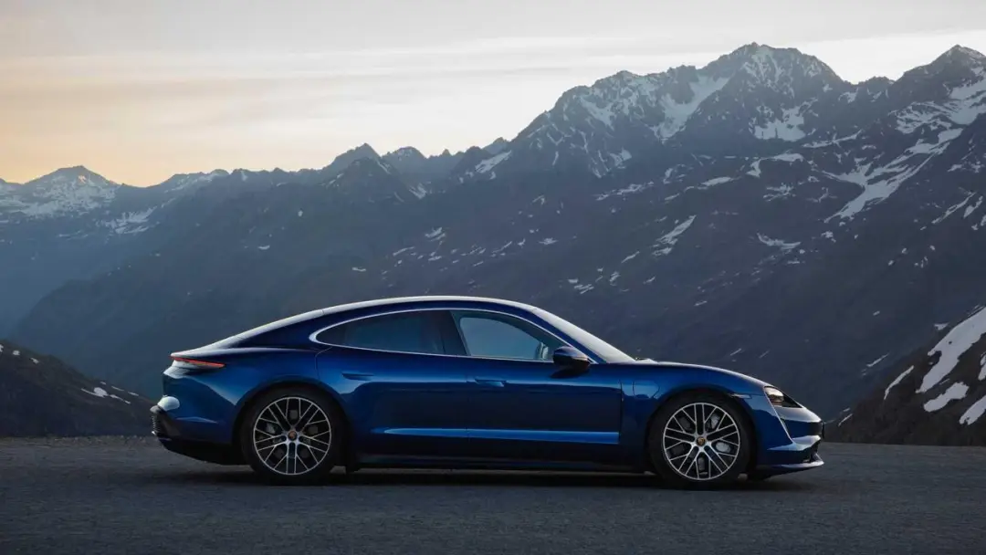 抄保时捷？中国车企设计“轮回”真相：活下去比脸重要 -1