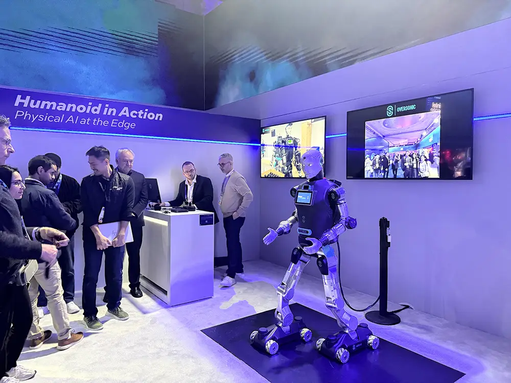 英特尔杀疯了!1.8nm芯片扛起180TOPS AI算力 -1 英特尔杀疯了!1.8nm芯片扛起180TOPS AI算力 -1