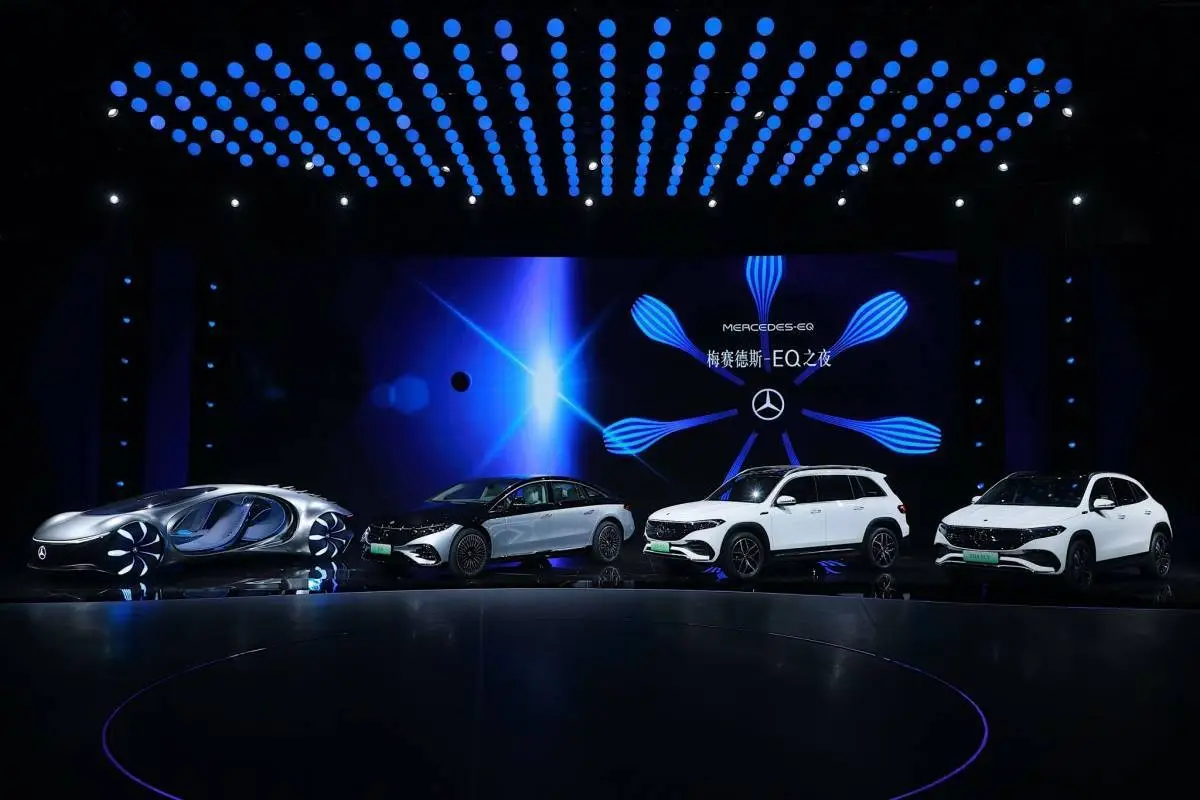 奔驰来电反击！纯电E级谍照曝光，设计终于“上道”了？ -1