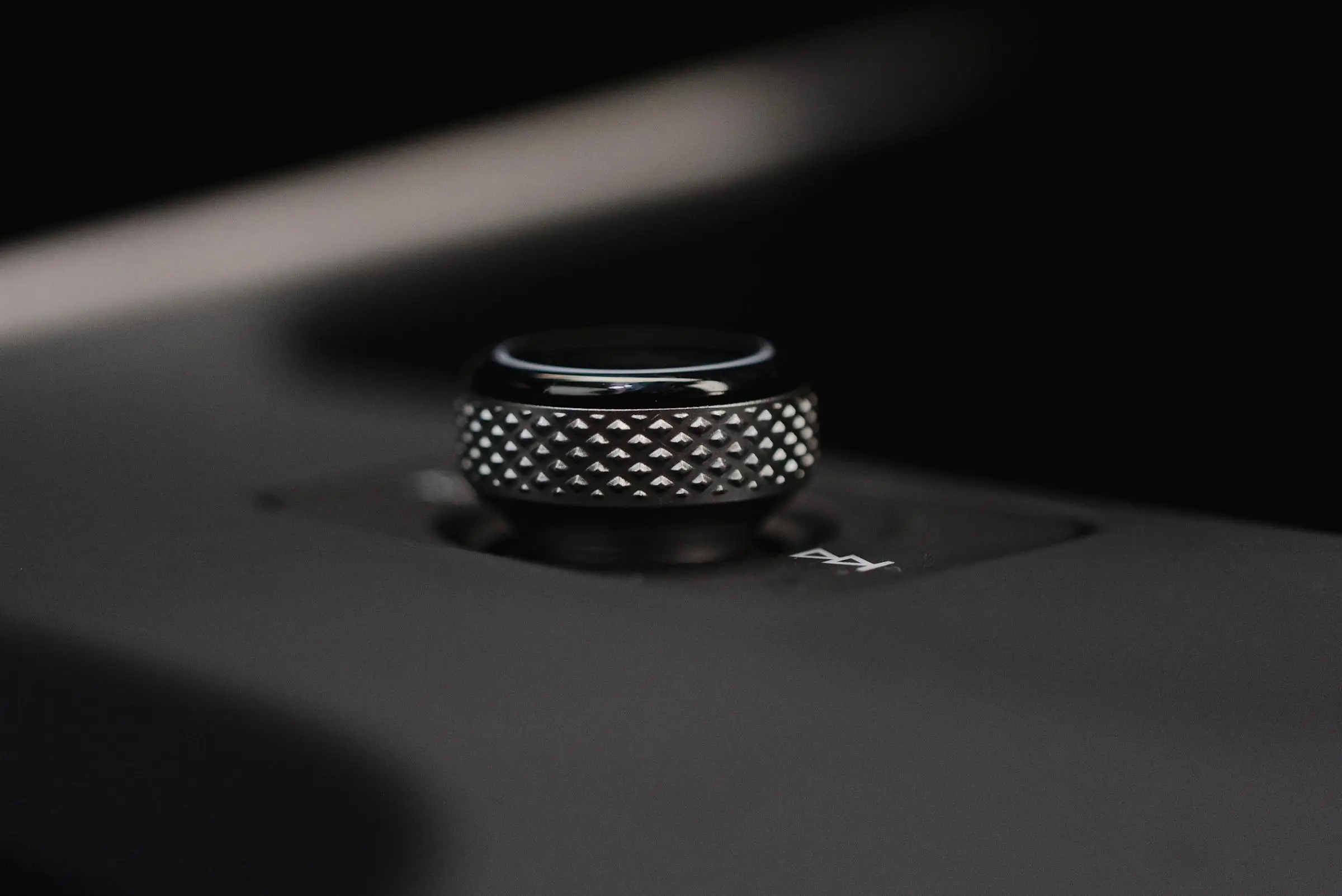 实体按键杀回来了！大众电动ID.POLO玩起复古科技潮 -1