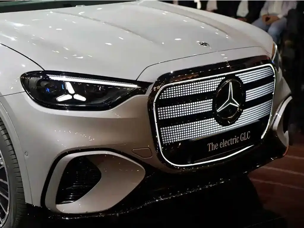 奔驰来电反击！纯电E级谍照曝光，设计终于“上道”了？ -1