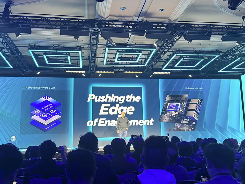 英特尔杀疯了!1.8nm芯片扛起180TOPS AI算力 -1 英特尔杀疯了!1.8nm芯片扛起180TOPS AI算力 -1