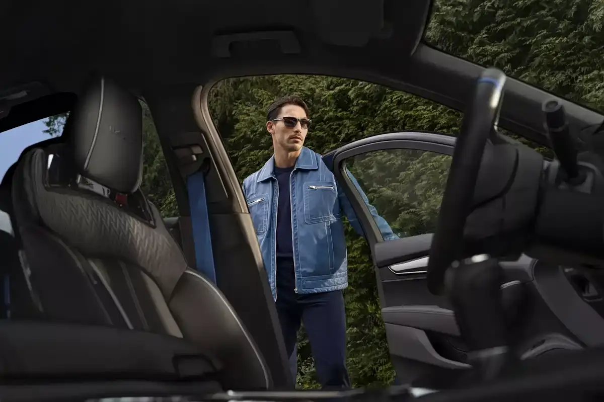 限量200套！凯迪拉克CT5-V Blackwing“深海包”上线 -1