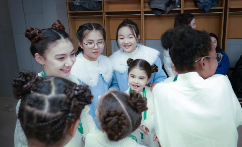 俞浩慈善基金会开展“看见更大的世界·音乐少年”公益活动 助力云南弥勒学子唱响梦想之声 -3