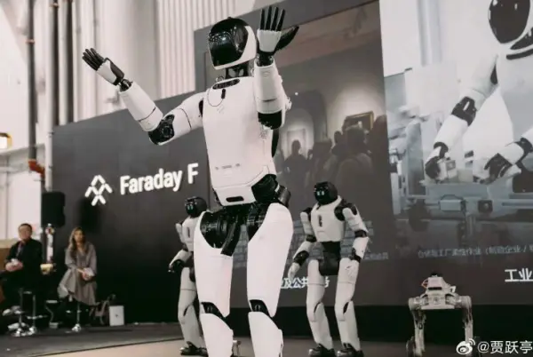 8年造车交20辆，贾跃亭转头卖机器人：是突围还是“画饼”？ -1