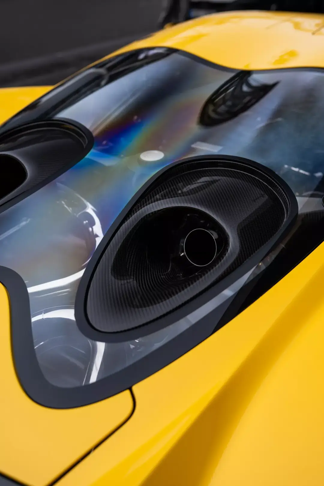 德意美“混血猛兽”！888马力手动V8，3秒破百，叫板法拉利布加迪？ -1