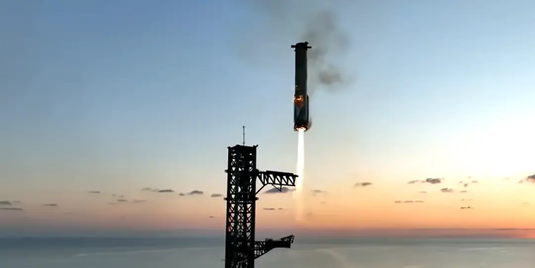 太空算力战争升级!马斯克要往天上扔100万颗“算力炸弹”? -1 太空算力战争升级!马斯克要往天上扔100万颗“算力炸弹”? -1