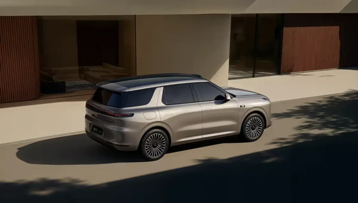 智己LS8官图首发,30万内锁爆款? -1 智己LS8官图首发,30万内锁爆款? -1