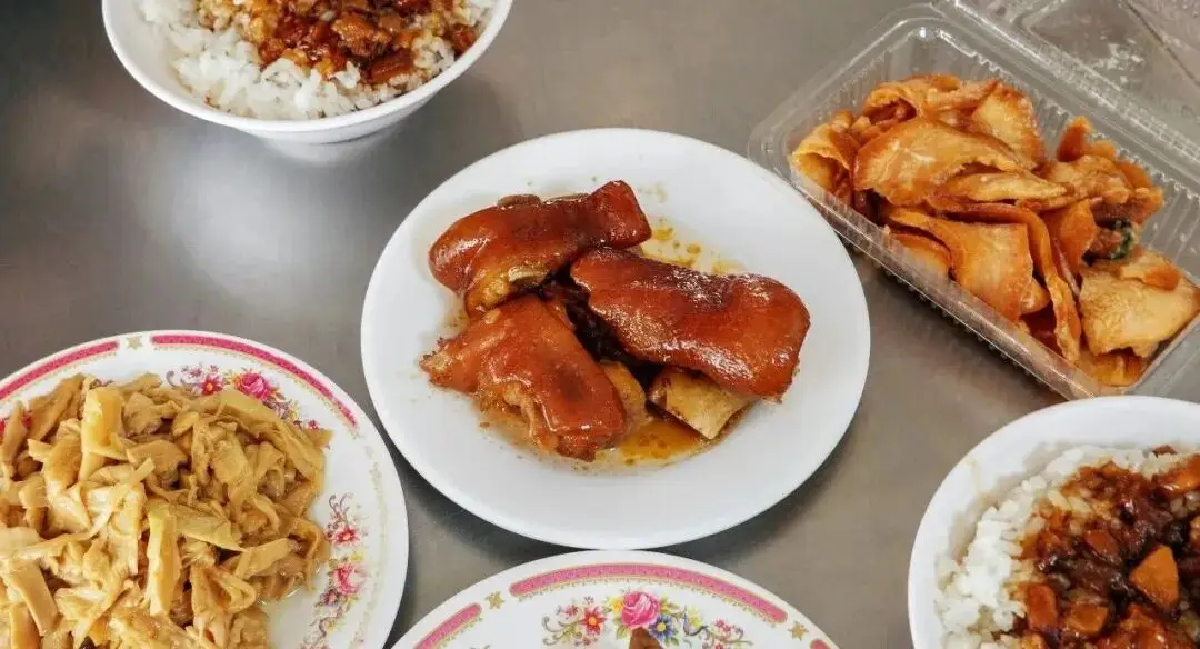 年夜饭的“大手牵小手”,吃的到底是胶原蛋白还是智商税? -1 年夜饭的“大手牵小手”,吃的到底是胶原蛋白还是智商税? -1