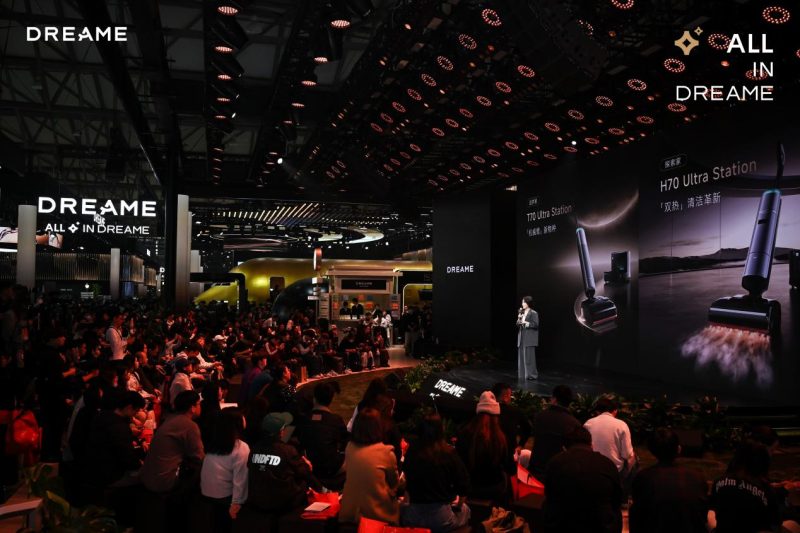 追觅扫地机AWE重磅发布 X60 Pro 圆盘版 ，第二代仿生机械臂突破家庭清洁新极限 -1