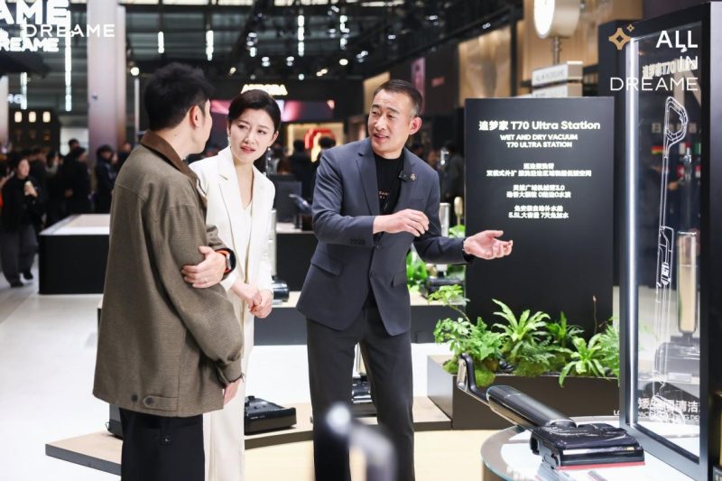 追觅扫地机AWE重磅发布 X60 Pro 圆盘版 ，第二代仿生机械臂突破家庭清洁新极限 -3