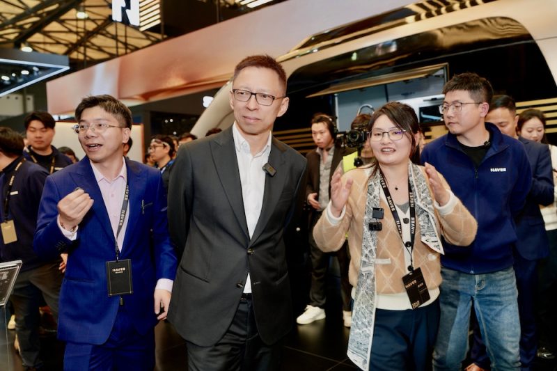 央视、张朝阳、36氪等齐聚探路展台,全网刷屏热议“移动空间生态” -2 央视、张朝阳、36氪等齐聚探路展台,全网刷屏热议“移动空间生态” -2