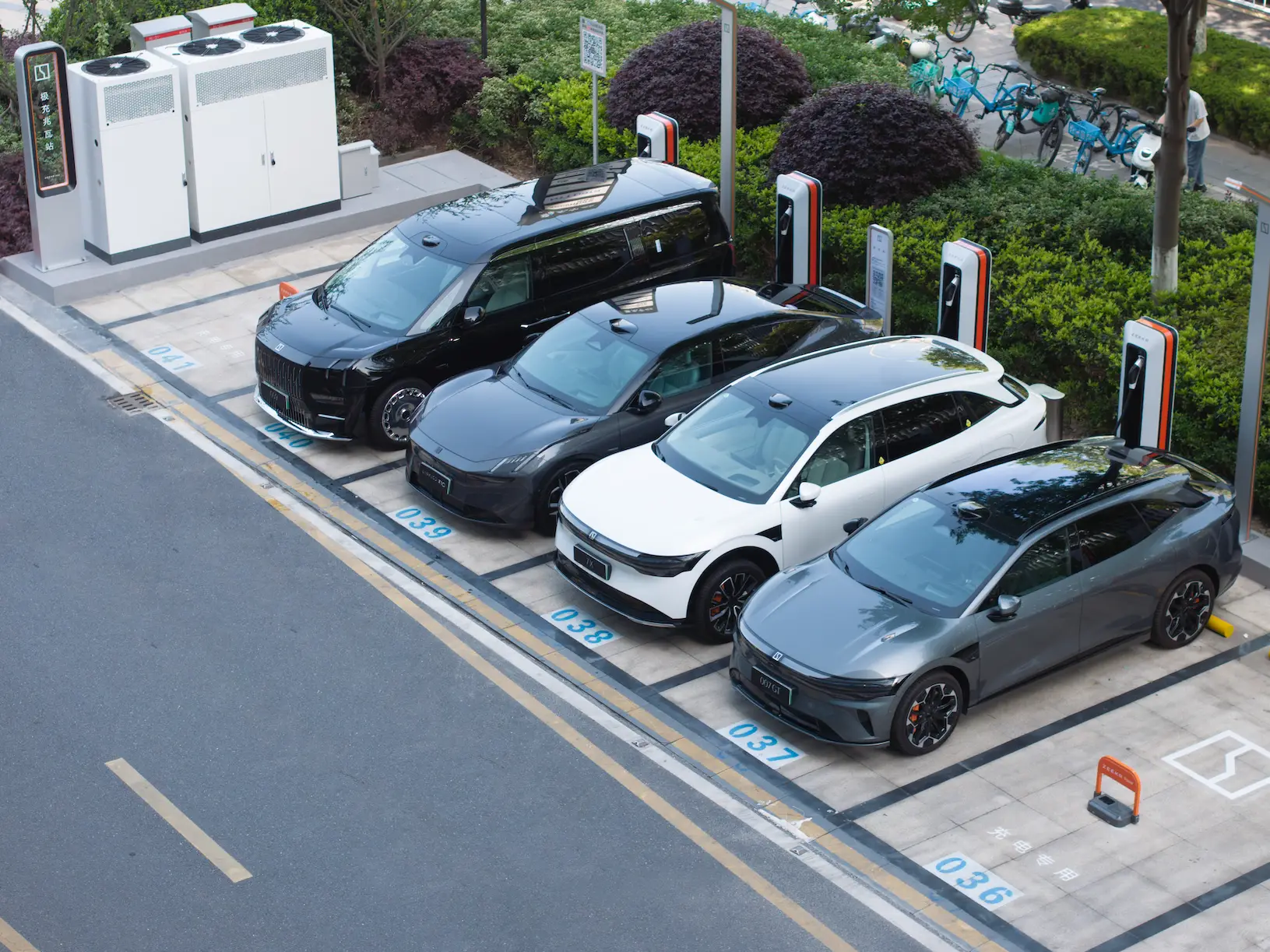 充电桩行业卷到“无人生还”，服务战会是最后一张底牌吗？ -1