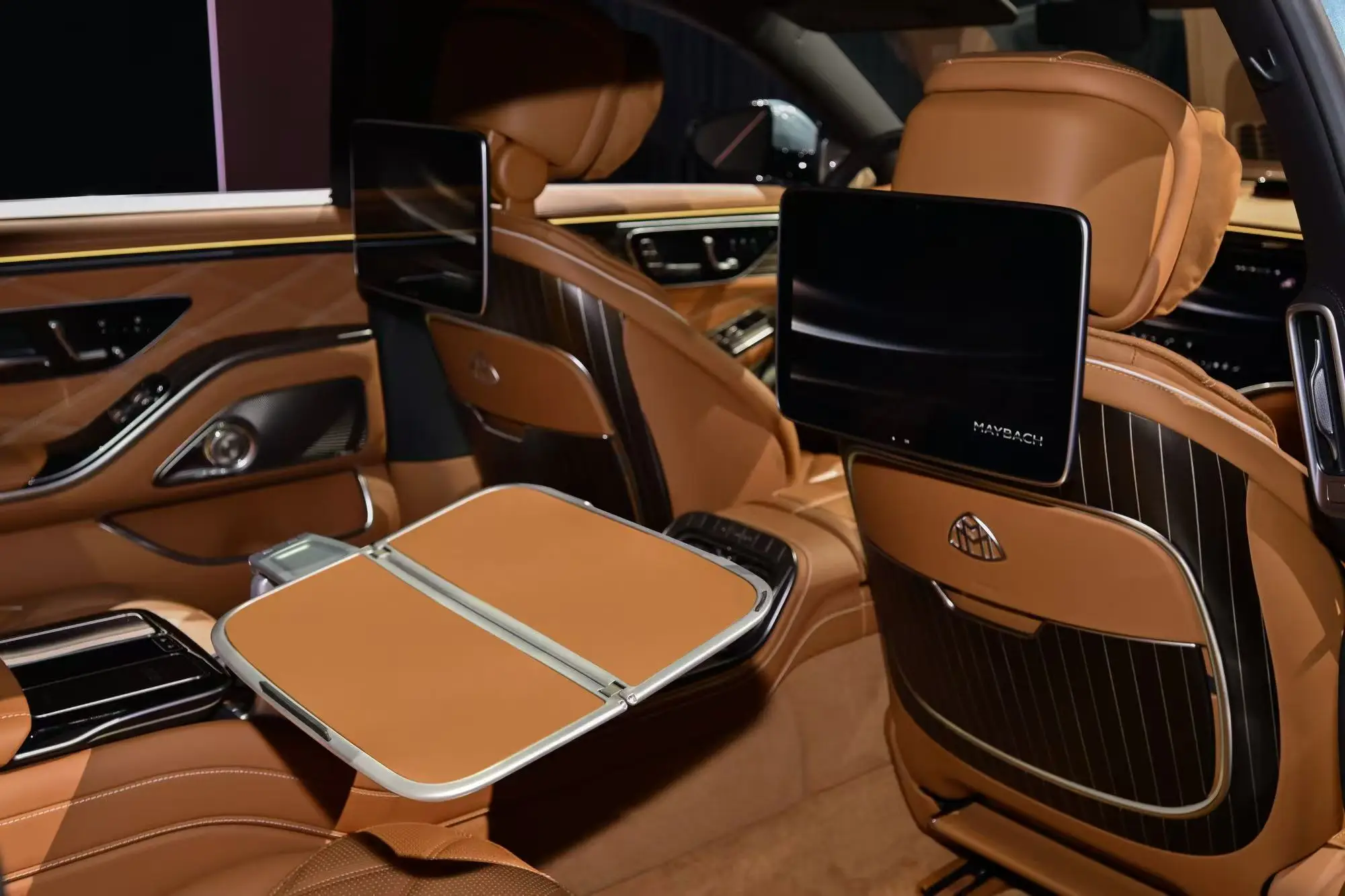 迈巴赫S级全球首秀！这才是真正的“壕”无人性 -1