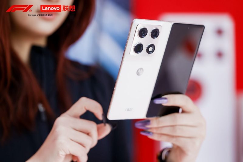 联想moto razr fold大折叠新机国内首秀，亮相F1中国大奖赛现场 -4