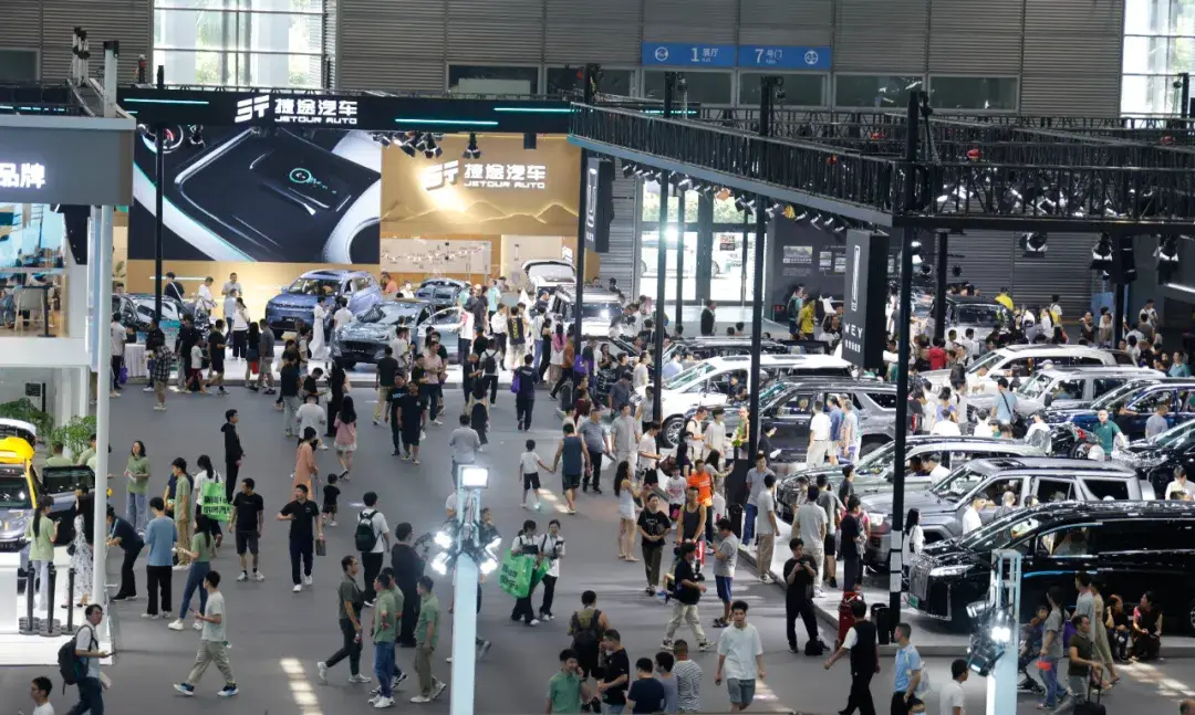 比亚迪营收8000亿却利润大跌，广汽巨亏90亿，新势力“销冠魔咒”再现 -1