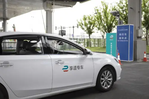 被“脱保潮”逼疯的网约车司机:为了多跑几单,他们把后备箱改成了“火药桶” -1 被“脱保潮”逼疯的网约车司机:为了多跑几单,他们把后备箱改成了“火药桶” -1