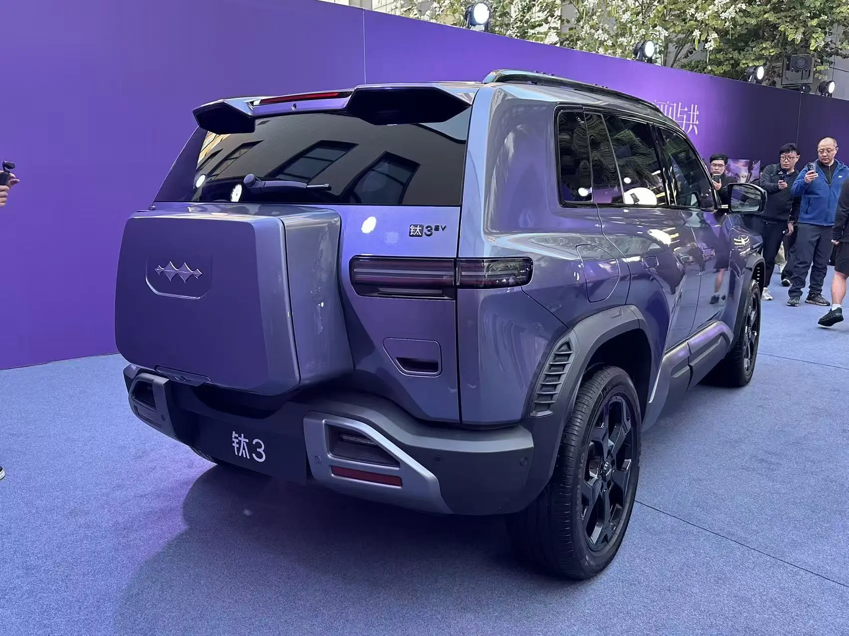 9分钟充满电！方程豹钛3闪充版上市，这补能速度太离谱了 -1