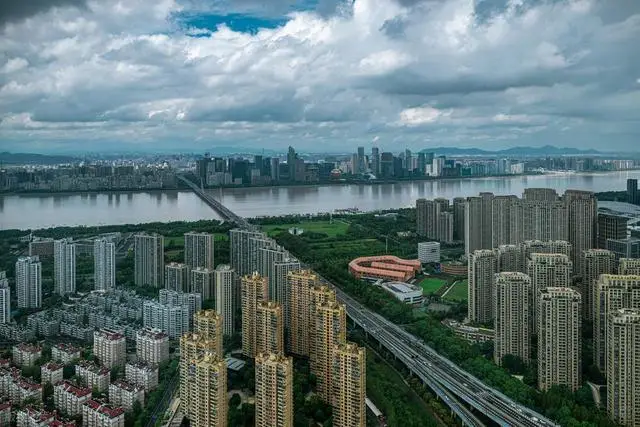 它有望成下一个深圳?广州的“一线王座”危险了 -1 它有望成下一个深圳?广州的“一线王座”危险了 -1