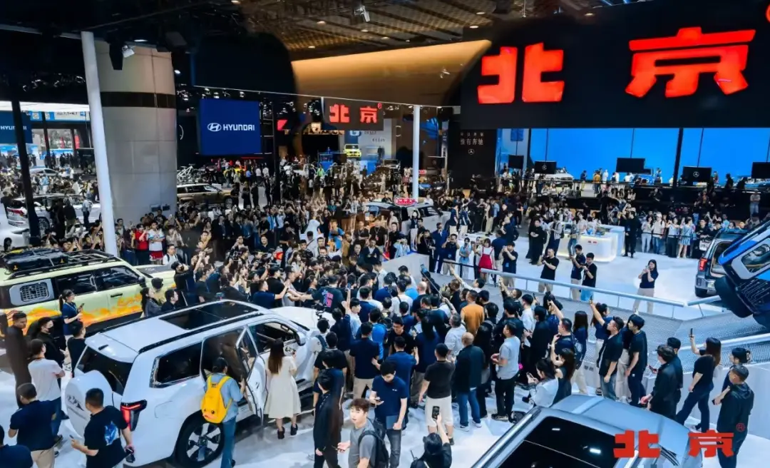 比亚迪营收8000亿却利润大跌，广汽巨亏90亿，新势力“销冠魔咒”再现 -1