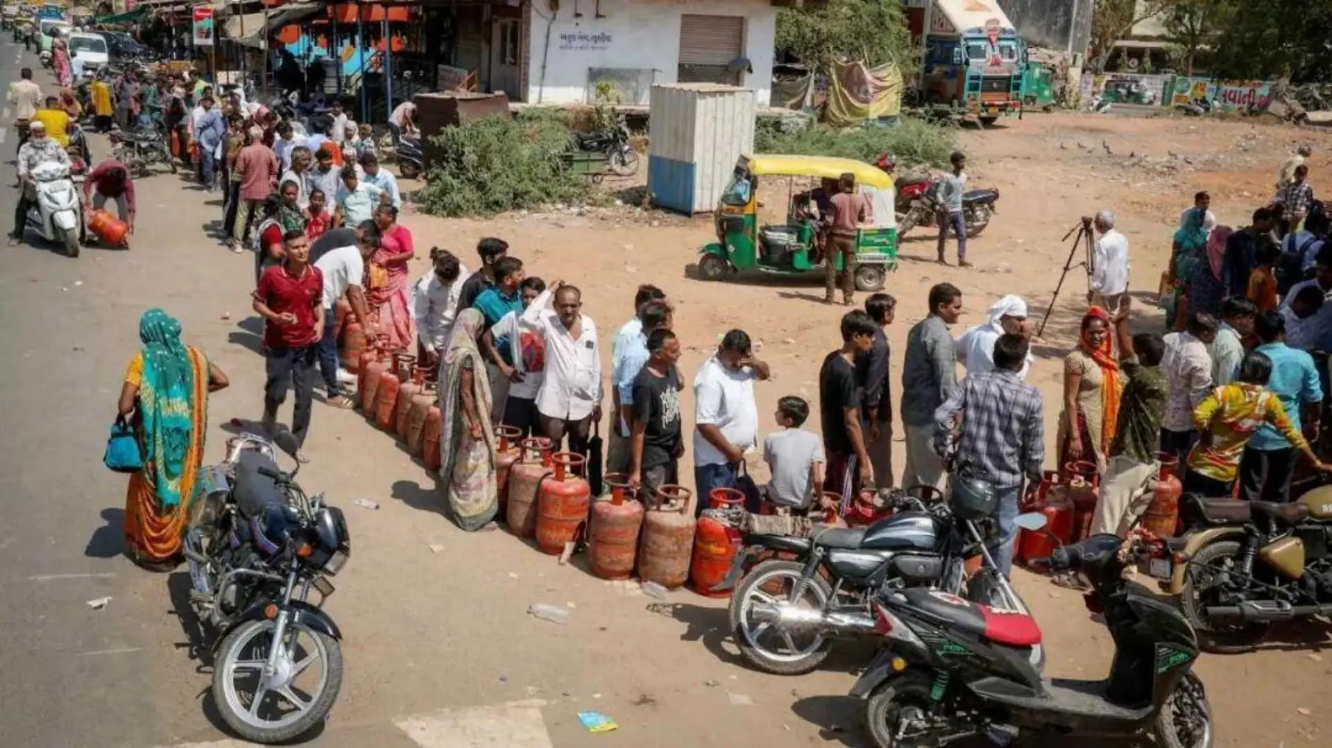 蝴蝶效应：中东战火烧到印度车间，气荒正掐住450万辆汽车产业的命门 -1